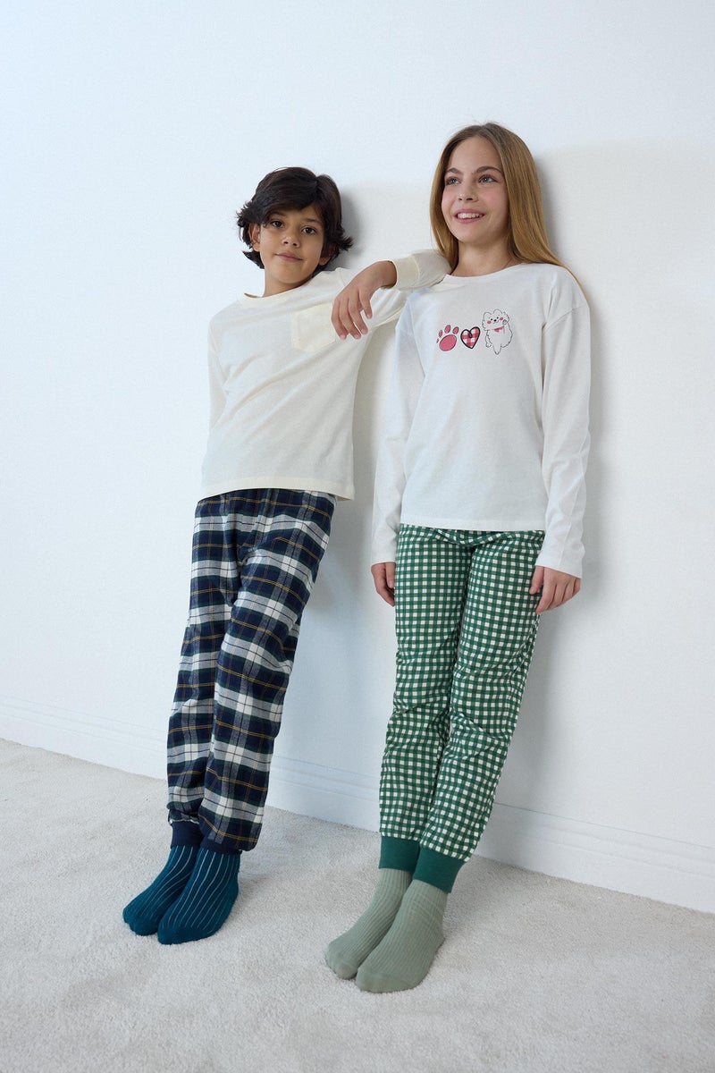 ديفاكتو طقم بيجاما بناتي كاروهات قصة عادية - قطعتين - Image 1